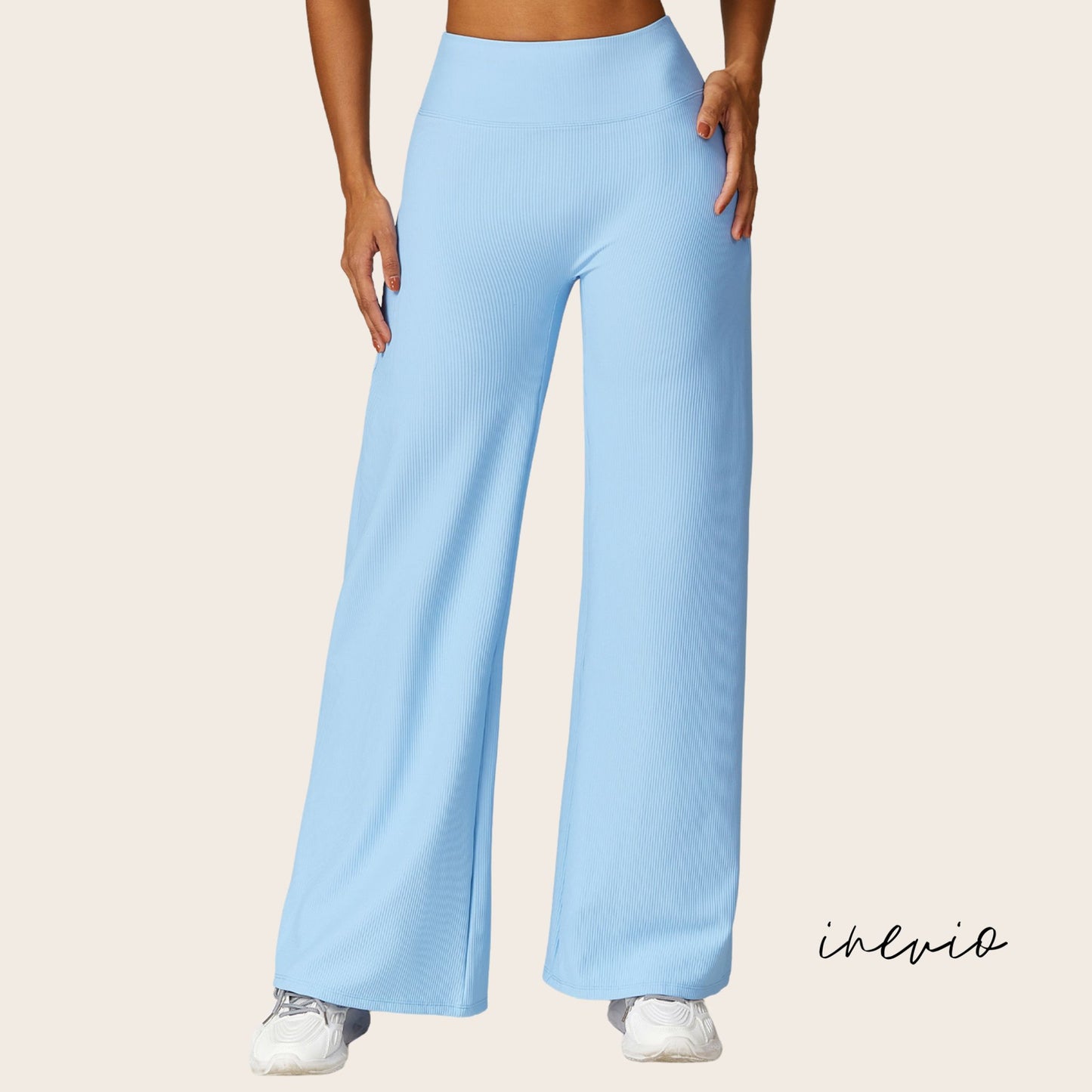 Lize | Geribde broek met wijde pijpen