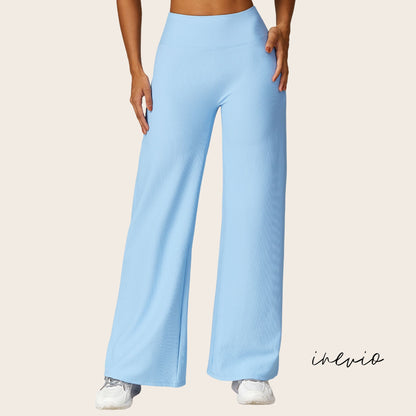 Lize | Geribde broek met wijde pijpen