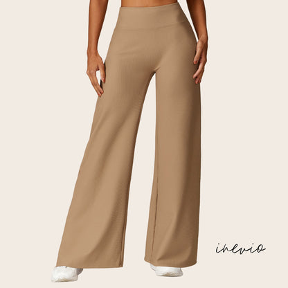 Lize | Geribde broek met wijde pijpen