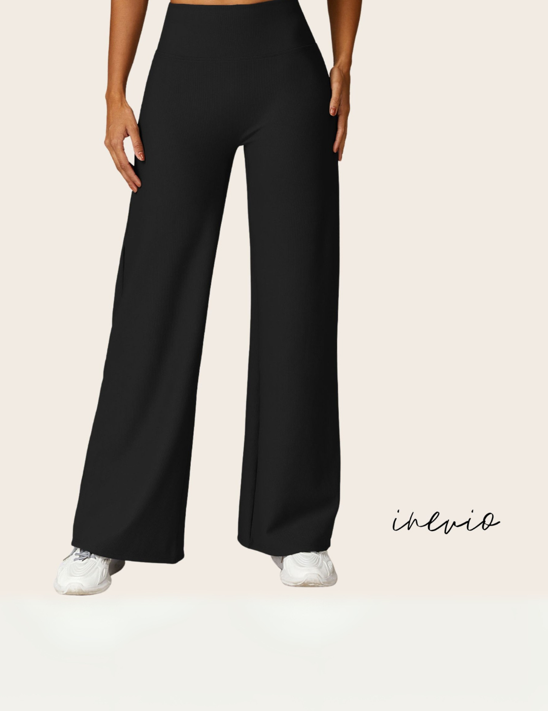 Lize | Geribde broek met wijde pijpen