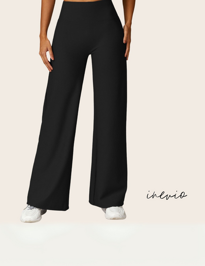 Lize | Geribde broek met wijde pijpen
